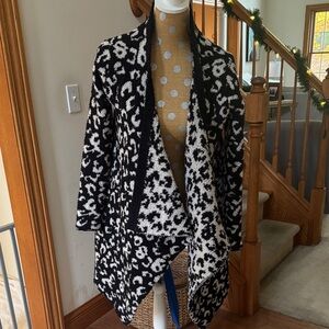 UGG Black and White Patterned Cardigan S